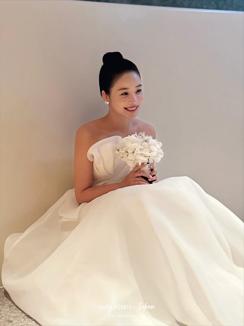 ウェディングメイク ブーケ アップスタイル